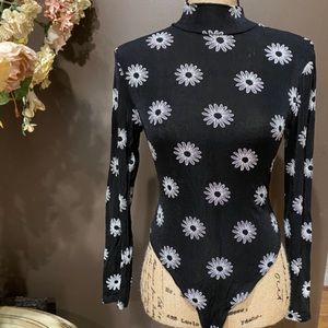 5/$20 Women’s black body suit size small
